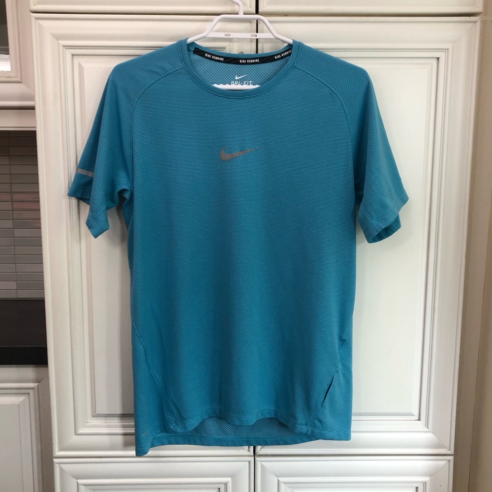 Nike Dri-fit men’s athletic t-shirt